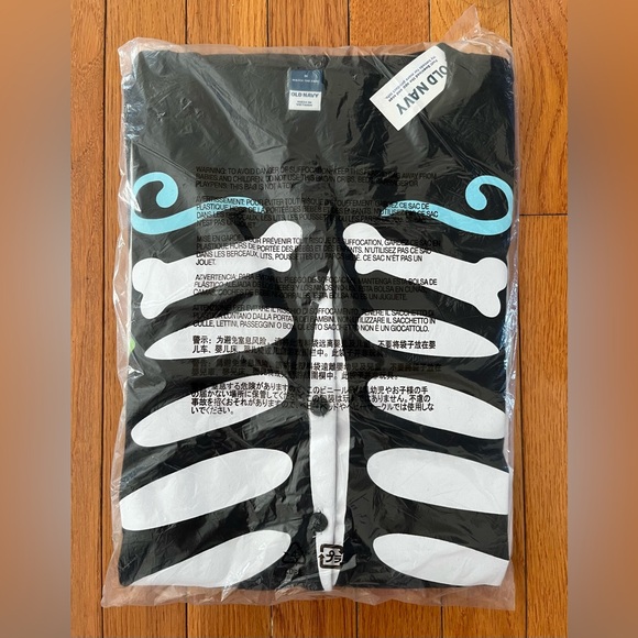 Old Navy skeleton pajamas - Picture 3 of 5